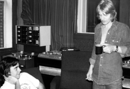 Produzent Dennis Mackay und Jack Lancaster in den Trident Studios 1975