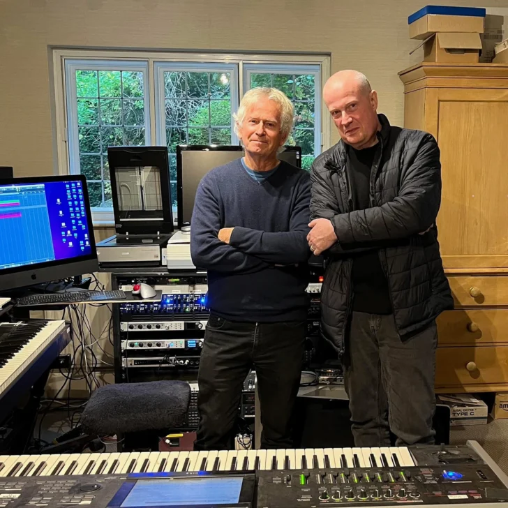 Brian Coombes mit Tony Banks