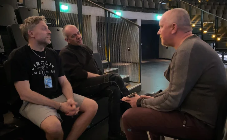 Steve Carr und Paul Howling im Gespräch mit Christian (it)