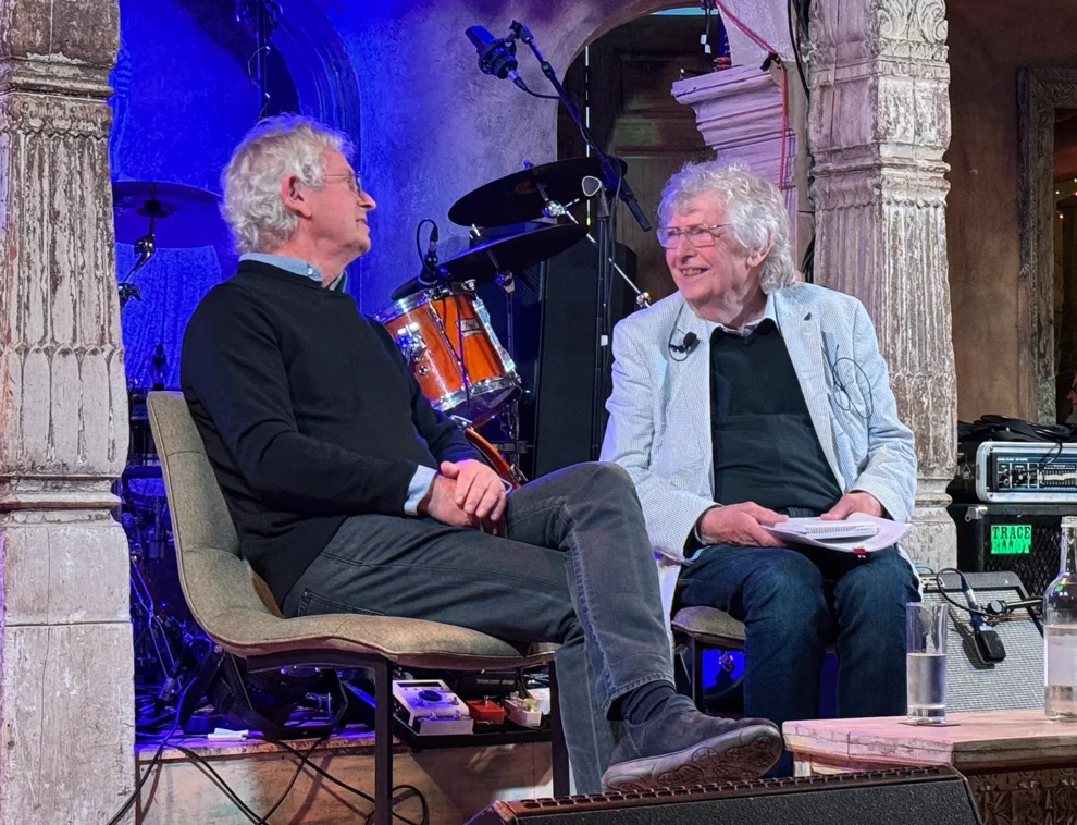 Tony und Chris im Gespräch