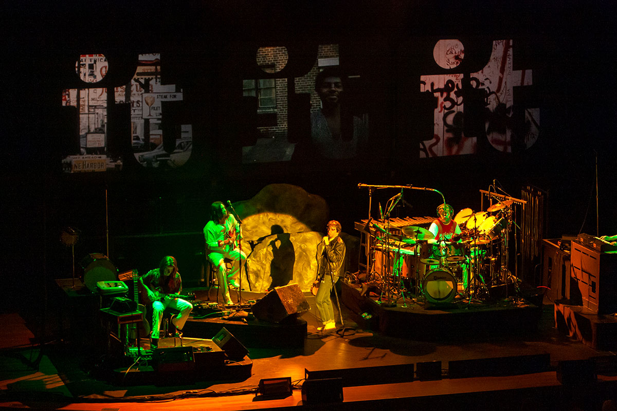 The Musical Box performs The Lamb Lies Down On Broadway